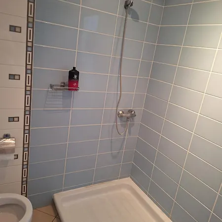 1x1 Love hôtel Tirana