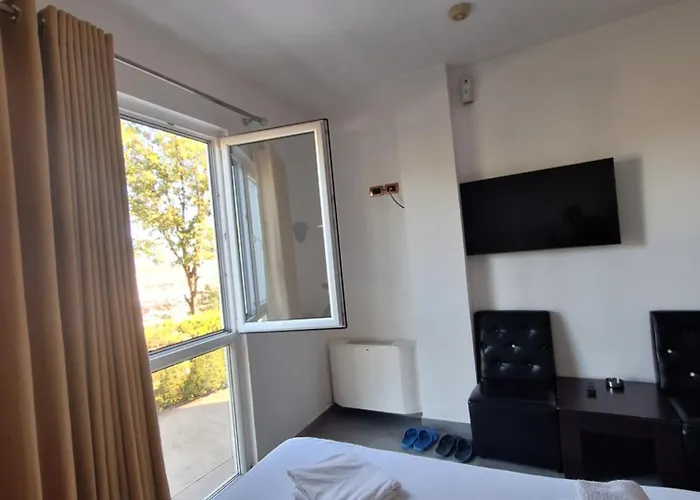 1x1 Motel para Casais Tirana